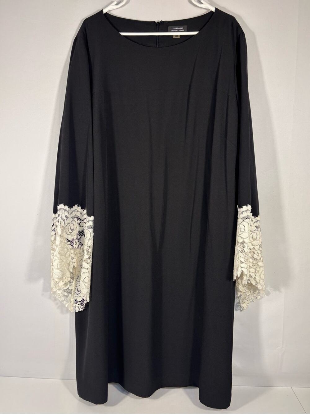 Tahari Arthur S. Levine Black Shift Dress Lace Bell Sleeves Plus Size 20W 0332